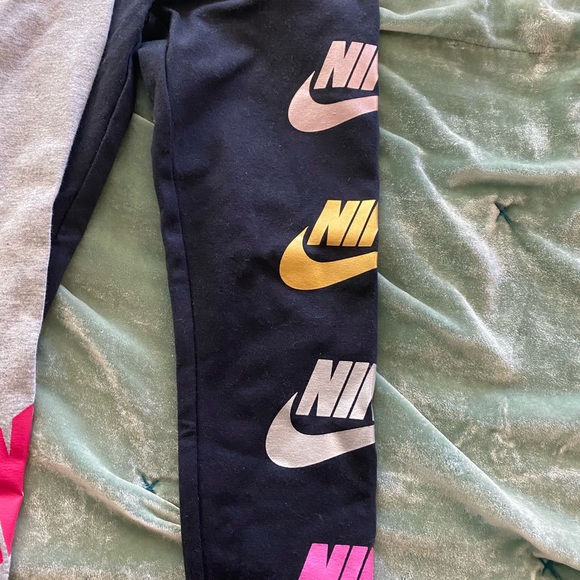 Girls Nike leggings size small 4-5 years - Picture 2 of 6